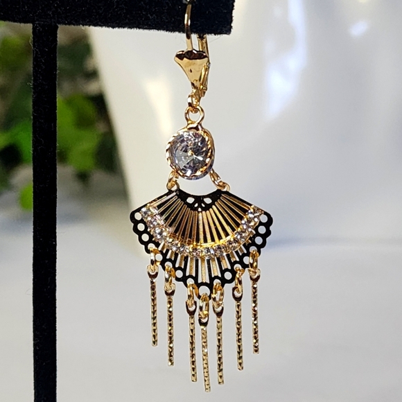 Gold Asian Fan Dangle Earrings. NEW - Picture 5 of 6